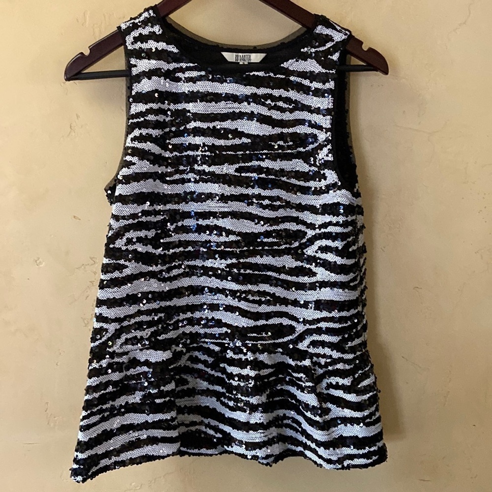 Sz S BB Dakota NWOT Zebra Print Sequin Sleeveless Peplum Top - Picture 3 of 7